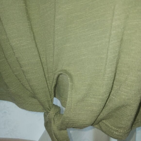 Torrid top plus size 2X - Picture 2 of 5